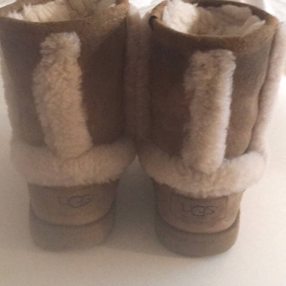 GREAT BUY ! UGG BOOTS